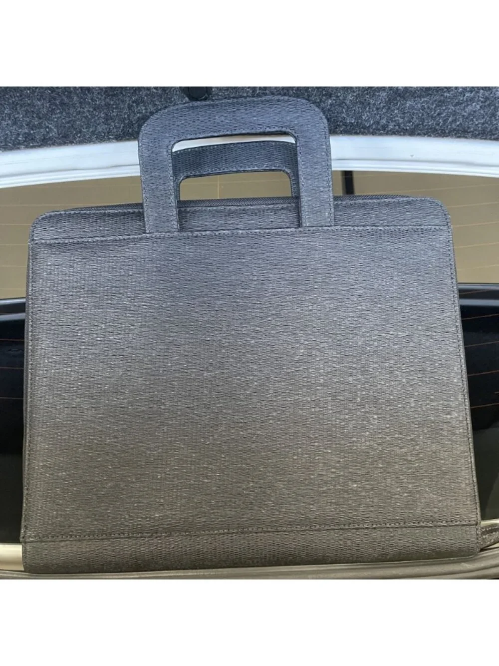 Tumi Business Executive Black Leather Portfolio Case Documents Organizer Zipper